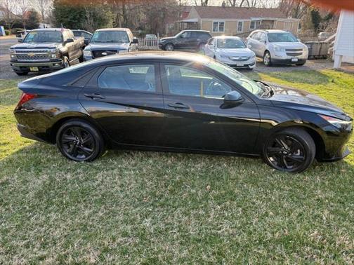 2021 Hyundai ELANTRA SEL