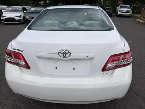 2010 Toyota Camry LE