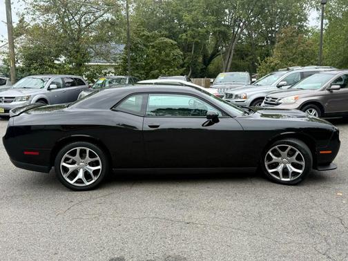 2016 Dodge Challenger SXT