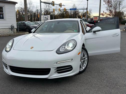 2014 Porsche Panamera 4