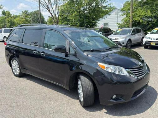 2013 Toyota Sienna XLE