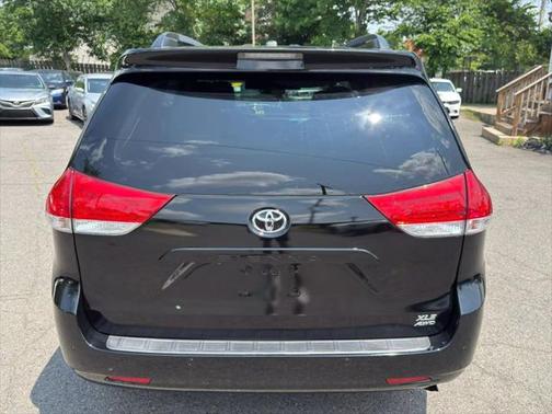2013 Toyota Sienna XLE