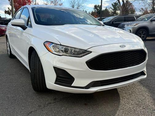 2020 Ford Fusion SE