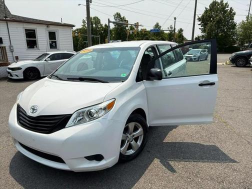 2014 Toyota Sienna L
