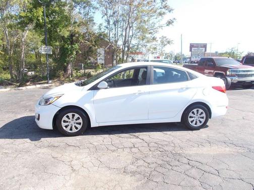 Century White 2017 Hyundai Accent SE