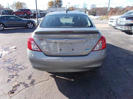 2013 Nissan Versa 1.6 SL