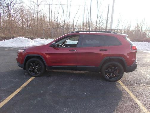 2016 Jeep Cherokee Sport