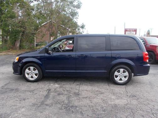 Blue 2013 Dodge Grand Caravan SE