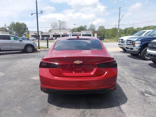 Burgundy 2016 Chevrolet Malibu 1LT