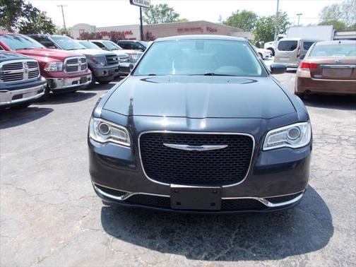 2018 Chrysler 300 Touring
