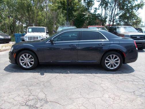 2018 Chrysler 300 Touring