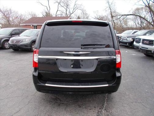 2013 Chrysler Town & Country Touring