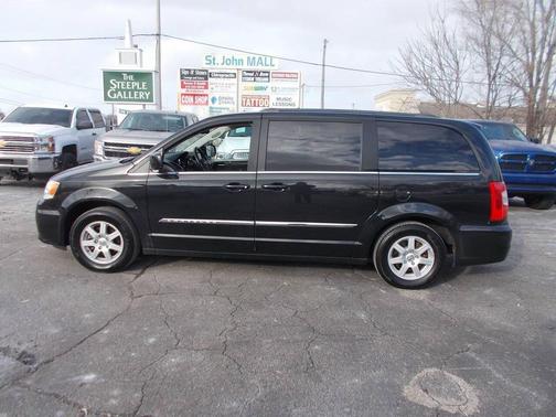 2011 Chrysler Town & Country Touring