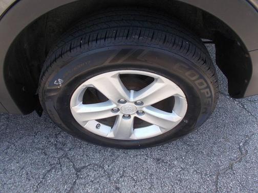 Classic Silver Metallic 2014 Toyota RAV4 XLE