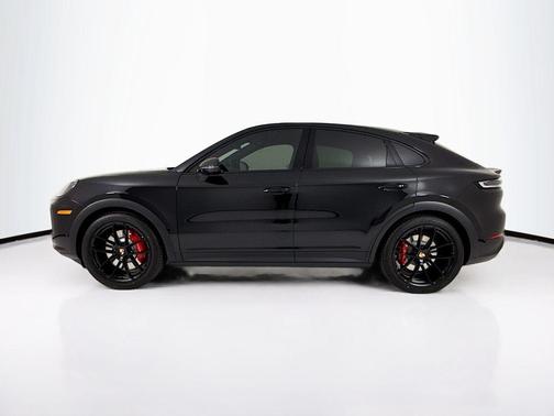 Chromite Black Metallic 2026 Porsche Cayenne GTS