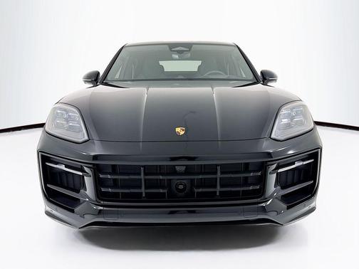 Chromite Black Metallic 2026 Porsche Cayenne GTS