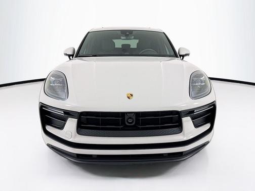 Chalk 2026 Porsche Macan Macan