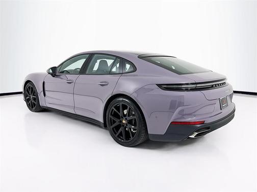 2026 Porsche Panamera 4