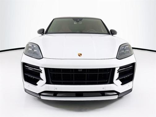 2024 Porsche Cayenne Turbo GT