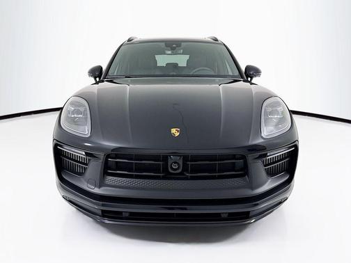 Jet Black 2026 Porsche Macan Macan GTS