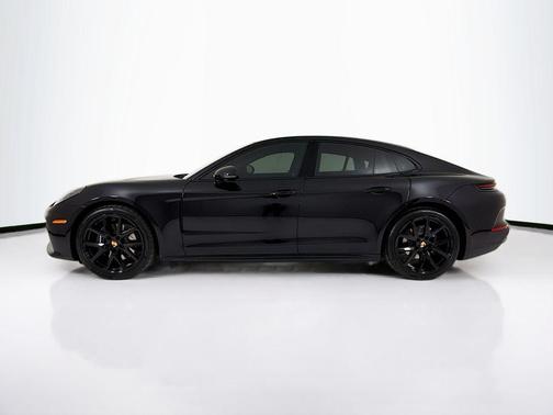 Jet Black Metallic 2026 Porsche Panamera