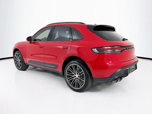 2026 Porsche Macan 