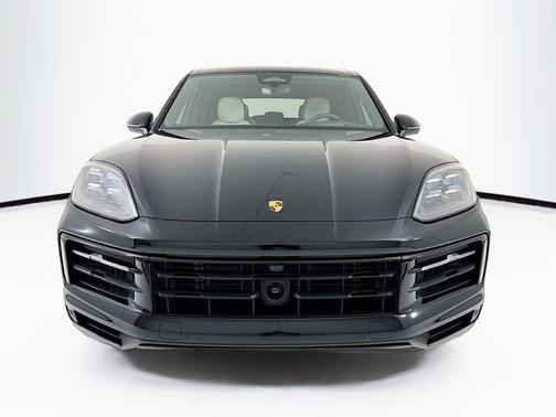 Chromite Black Metallic 2026 Porsche Cayenne Cayenne