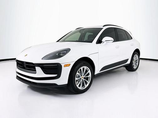 Carrara White 2026 Porsche Macan Macan