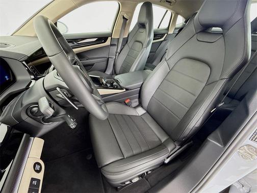 2025 Porsche Panamera 4