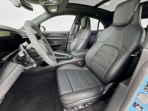 Blue Metallic 2026 Porsche Macan Macan Electric GTS