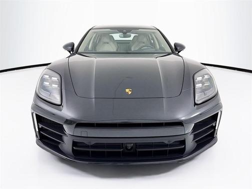 2026 Porsche Panamera 4