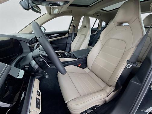 2026 Porsche Panamera 4