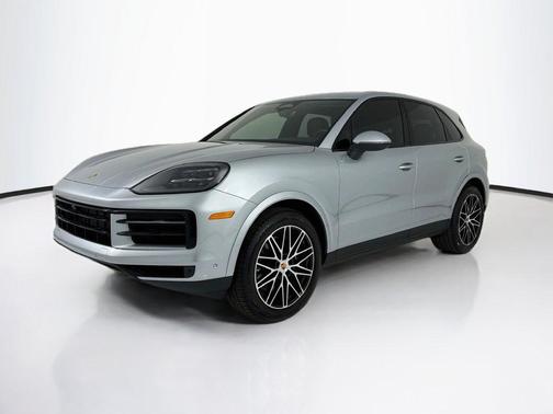 Dolomite Silver Metallic 2026 Porsche Cayenne
