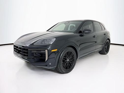 Chromite Black Metallic 2026 Porsche Cayenne Cayenne Turbo E-Hybrid