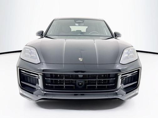 Chromite Black Metallic 2026 Porsche Cayenne Cayenne Turbo E-Hybrid