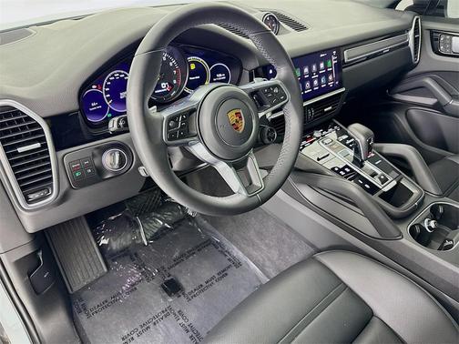 2022 Porsche Cayenne Platinum Edition