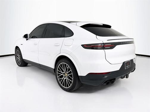 2022 Porsche Cayenne Platinum Edition