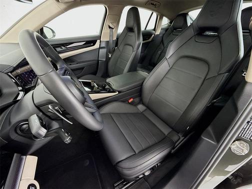 2025 Porsche Panamera 