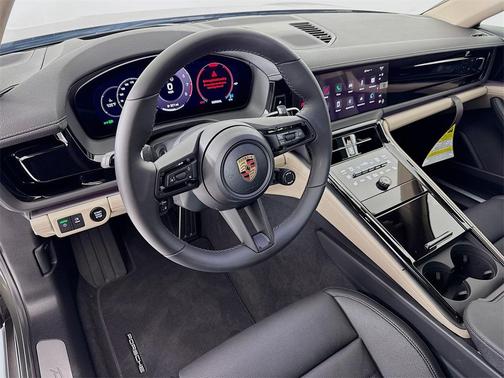 2025 Porsche Panamera 