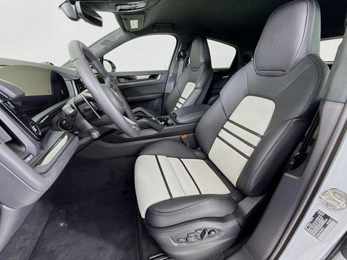 Carrara White 2026 Porsche Cayenne Turbo GT