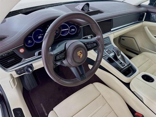 2023 Porsche Panamera Platinum Edition