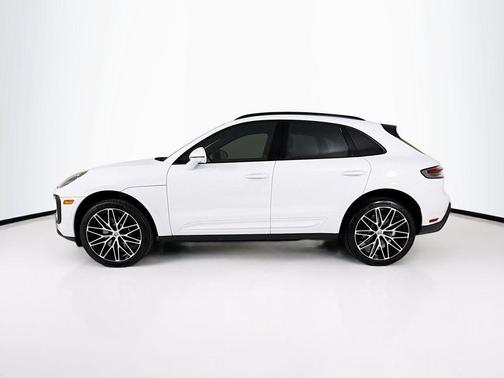 Carrara White 2026 Porsche Macan Macan