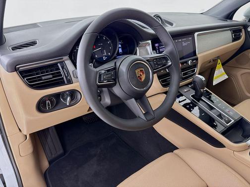 Carrara White 2026 Porsche Macan Macan