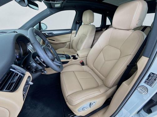 Carrara White 2026 Porsche Macan Macan