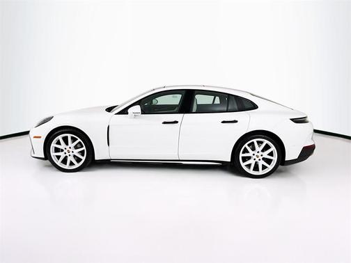 2026 Porsche Panamera 