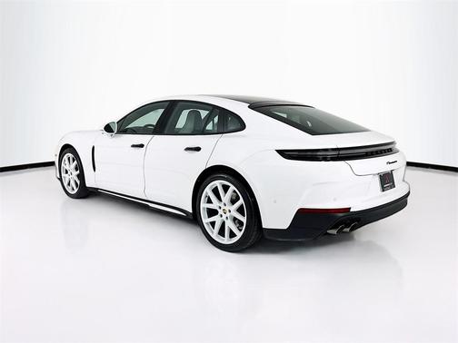 2026 Porsche Panamera 