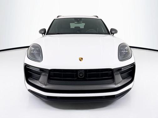 2026 Porsche Macan T