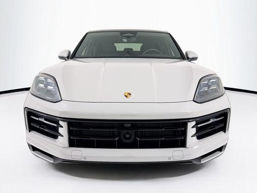 Chalk 2026 Porsche Cayenne Cayenne