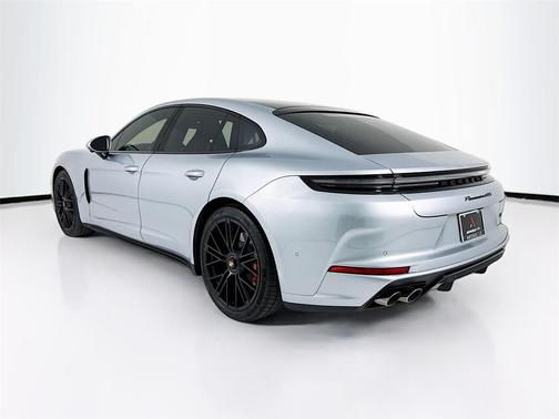 2026 Porsche Panamera GTS