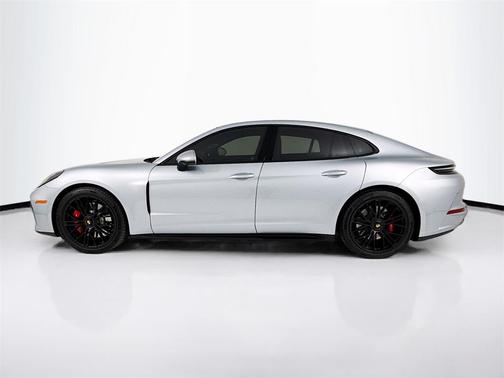 2026 Porsche Panamera GTS